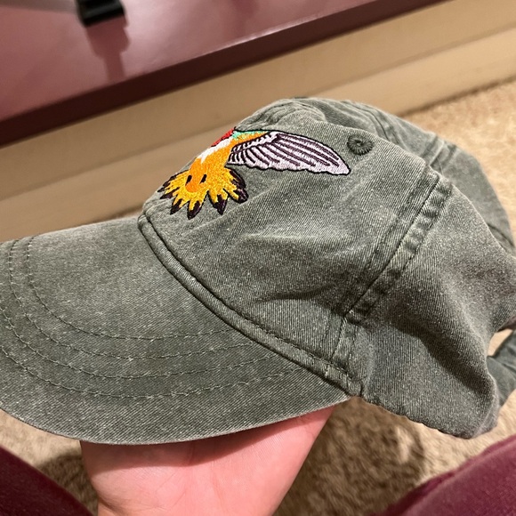 Hummingbird hat - Picture 3 of 3